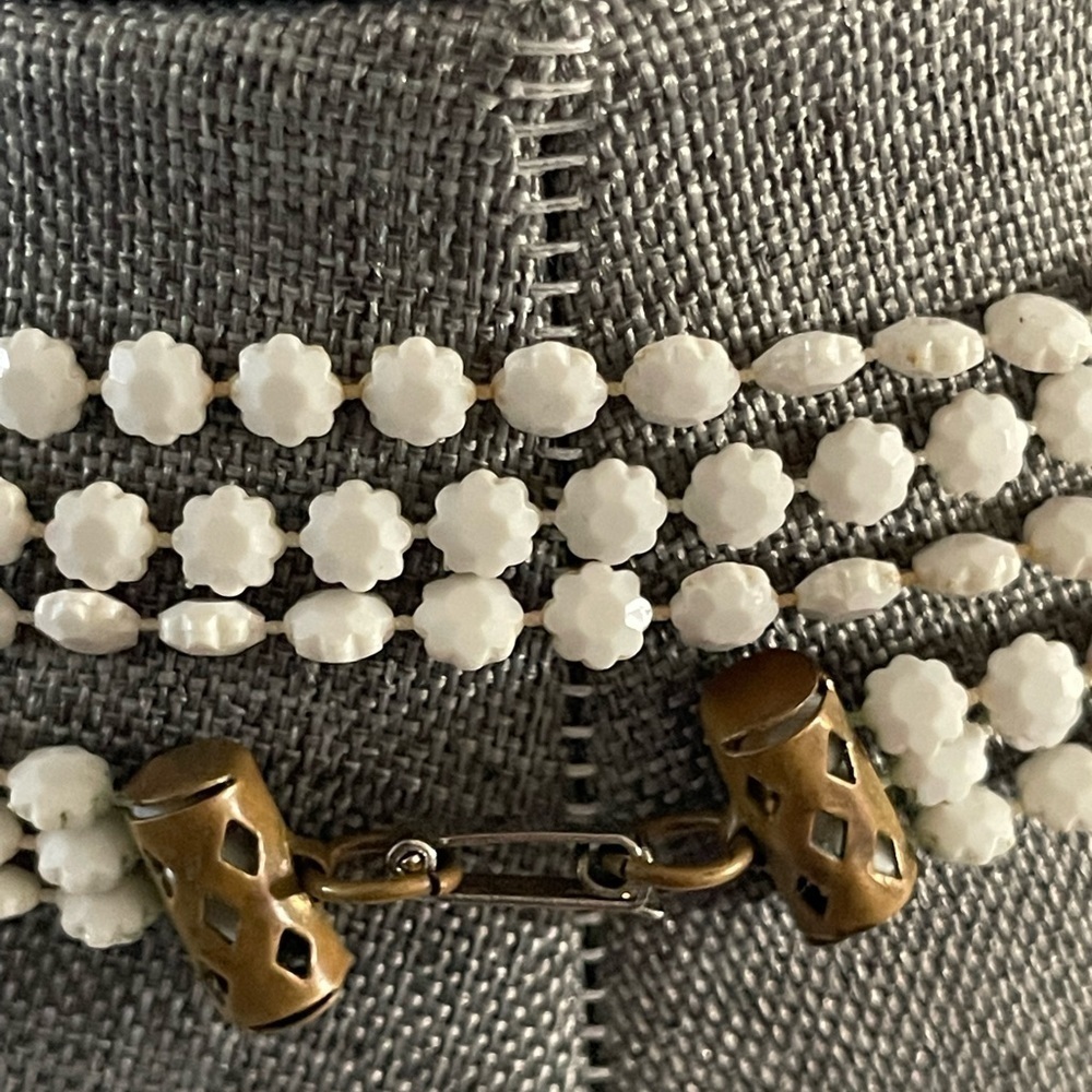 Vintage Womens Retro White Bead Wrap Necklace 52” Pin-Up - Picture 7 of 8